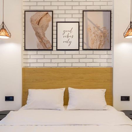 Design Apartments With Panoramic View Kiev Bagian luar foto