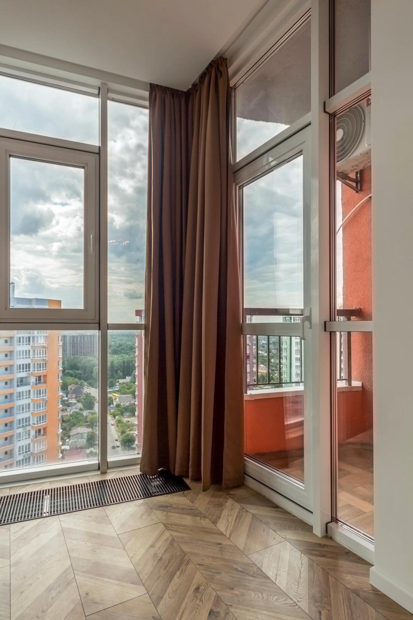 Design Apartments With Panoramic View Kiev Bagian luar foto