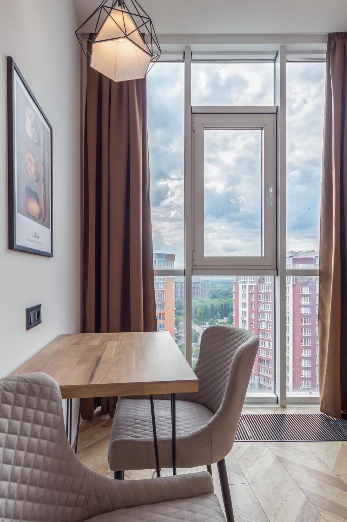Design Apartments With Panoramic View Kiev Bagian luar foto